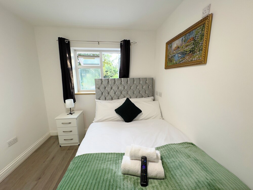 Heathrow Lodge B&B