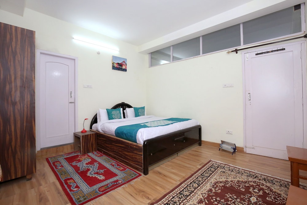 OYO 10165 Home 2BHK Snow View Apartment
