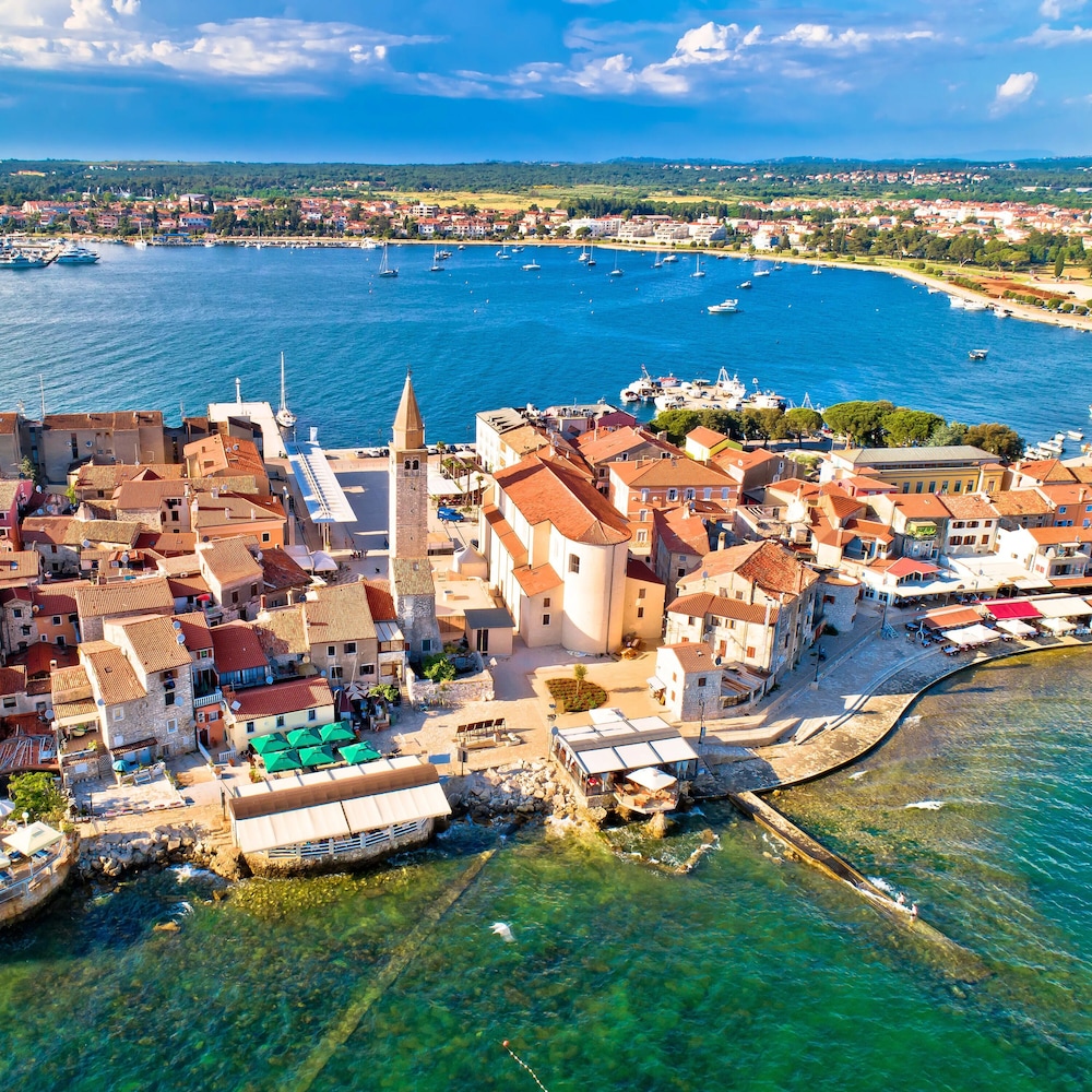 Comfortable Apartment in Umag With Parking Space