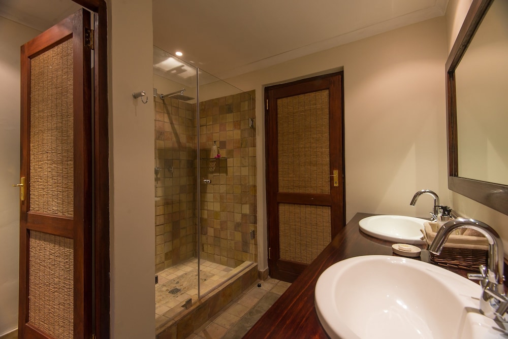 Inyati Game Lodge