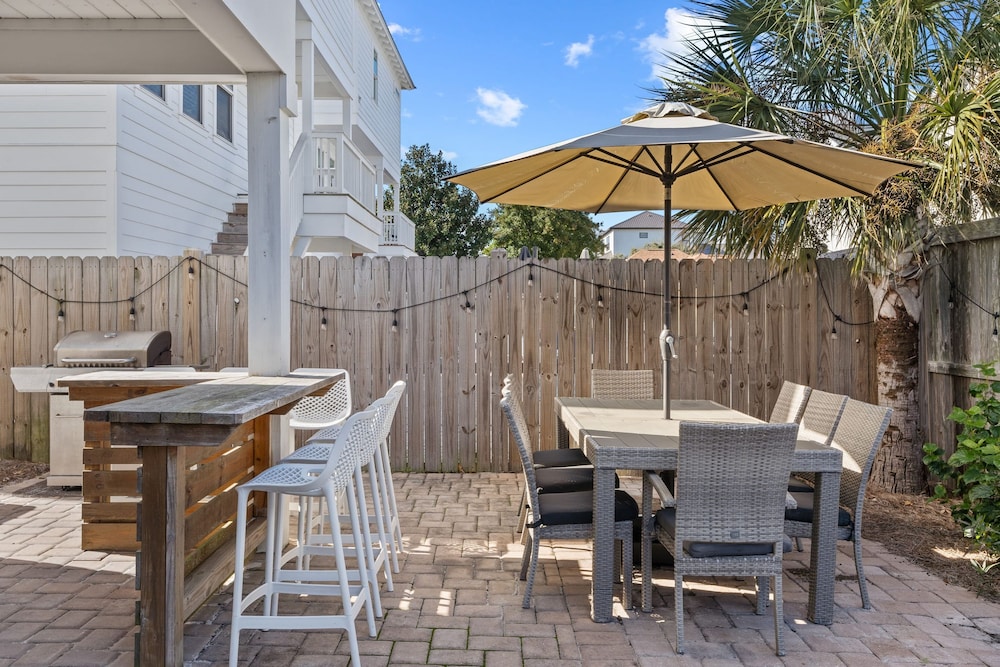 Blue Surf Lane Miramar Beach Home w Pool Firepit Golf Cart Quick Beach Access