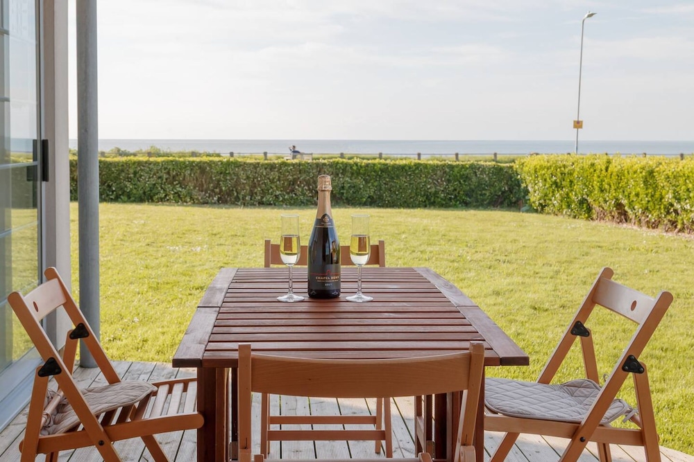 2 Bed Seapoint Birchington Escape By Adliv