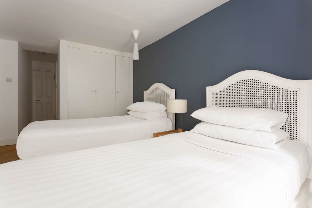 Ossington Street by Onefinestay