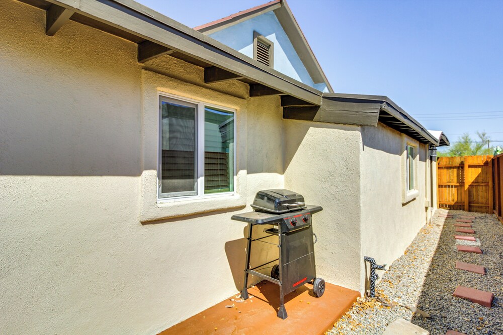 1 Mi to Dtwn Tucson: Home w/ Fenced-in Yard