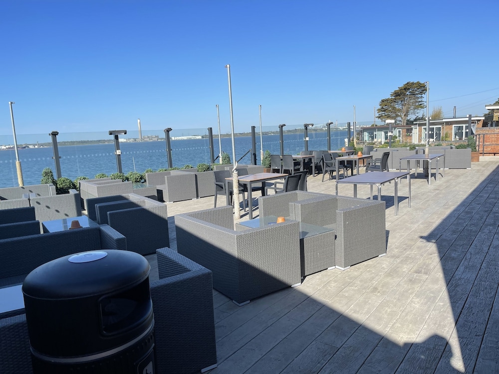 Luxury 3 bed Mobile Home on the sea view 5