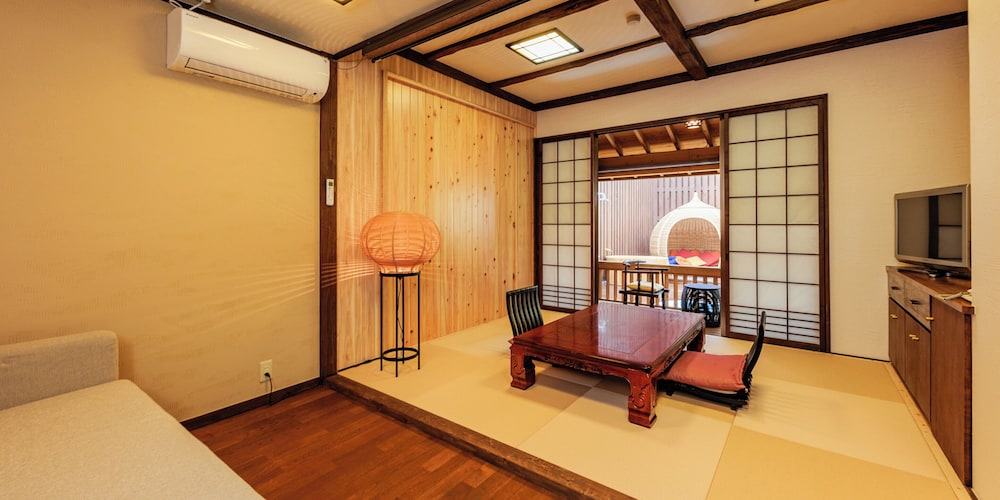 Tsuruya