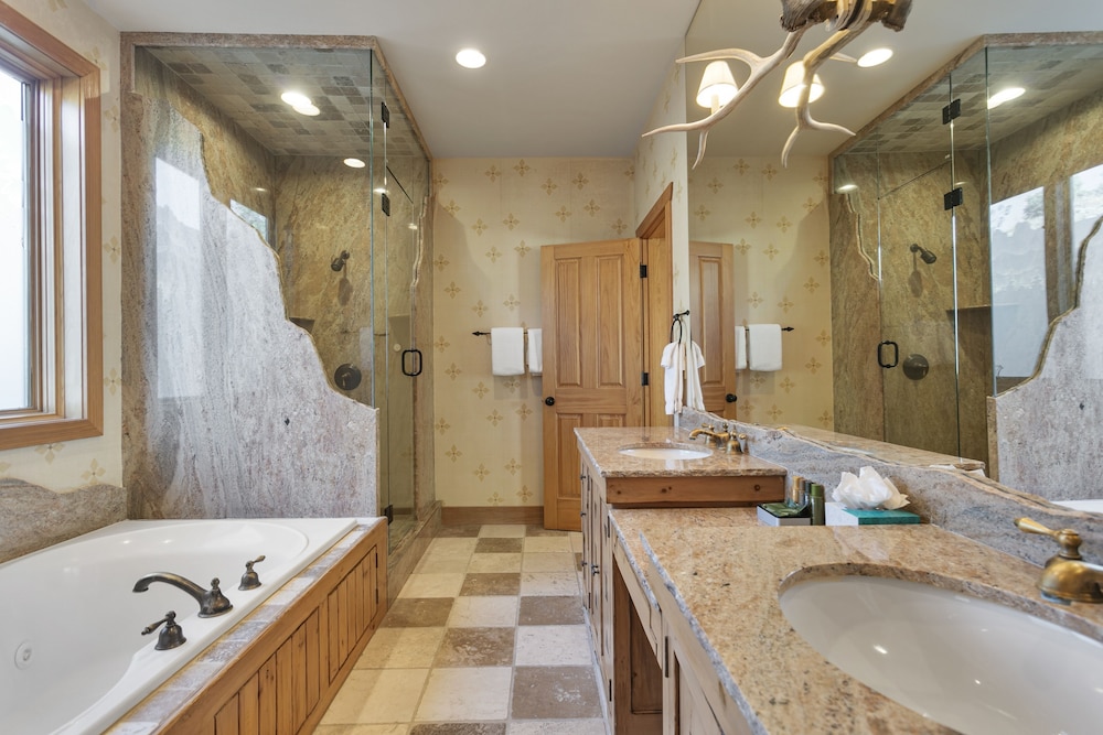 Thistle Drive Home at Deer Valley Resort - 4 Bedroom Home #3020 4 Condo