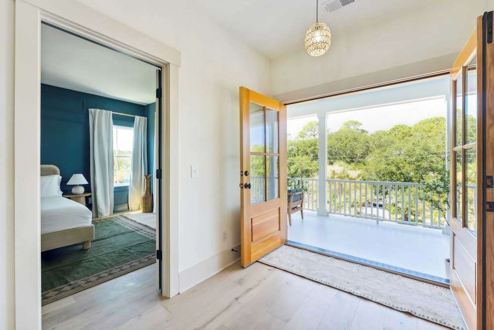 Windward House by Avantstay Walk to Beach + Restaurants Saltwater Pool