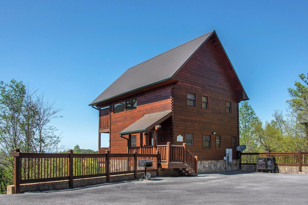 A Smoky Mountain Hide-a-way