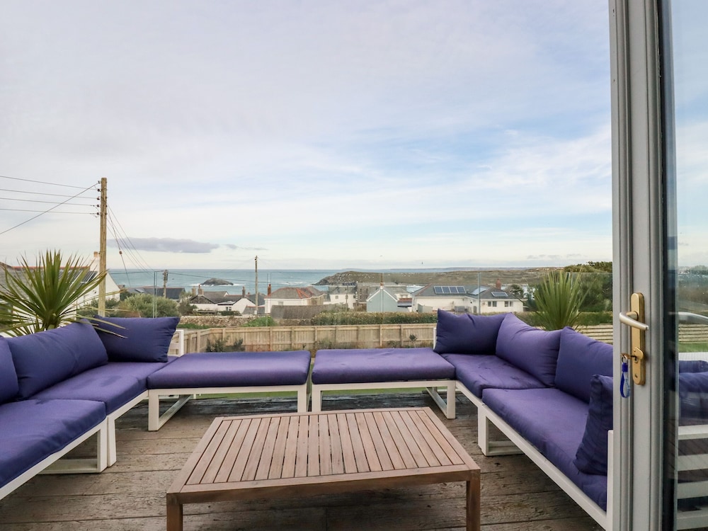 Sea View House