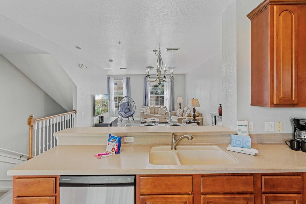 Vista Cay Swanky