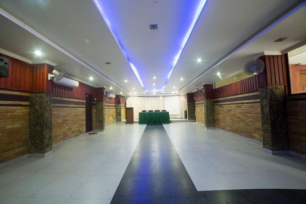 meeting & event spaces