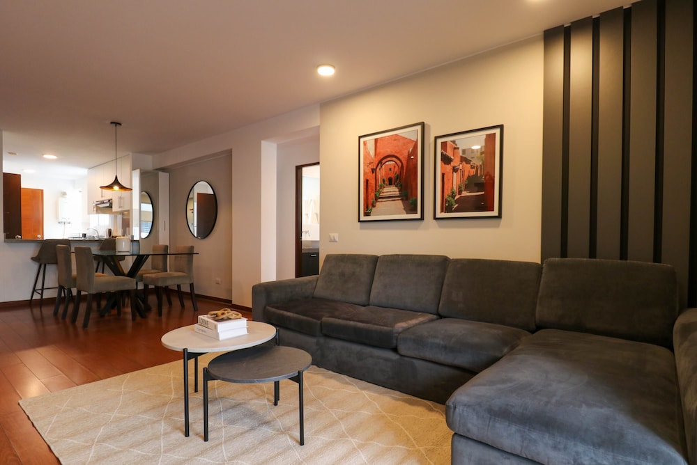 w Elegant 2BR w Fantastic View in Miraflores