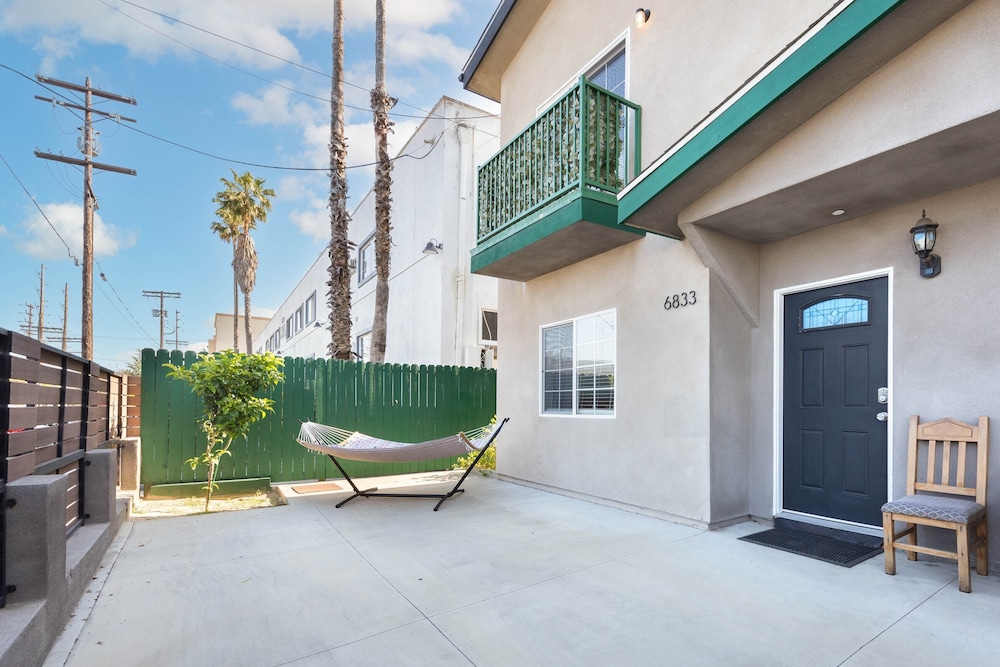 North Hollywood Vacations - Noho by Avantstay North Hollywood Townhome - Property Image 2