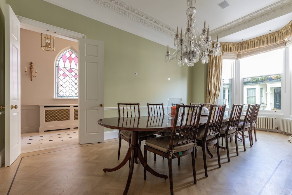 Earl's Court Square XI by Onefinestay