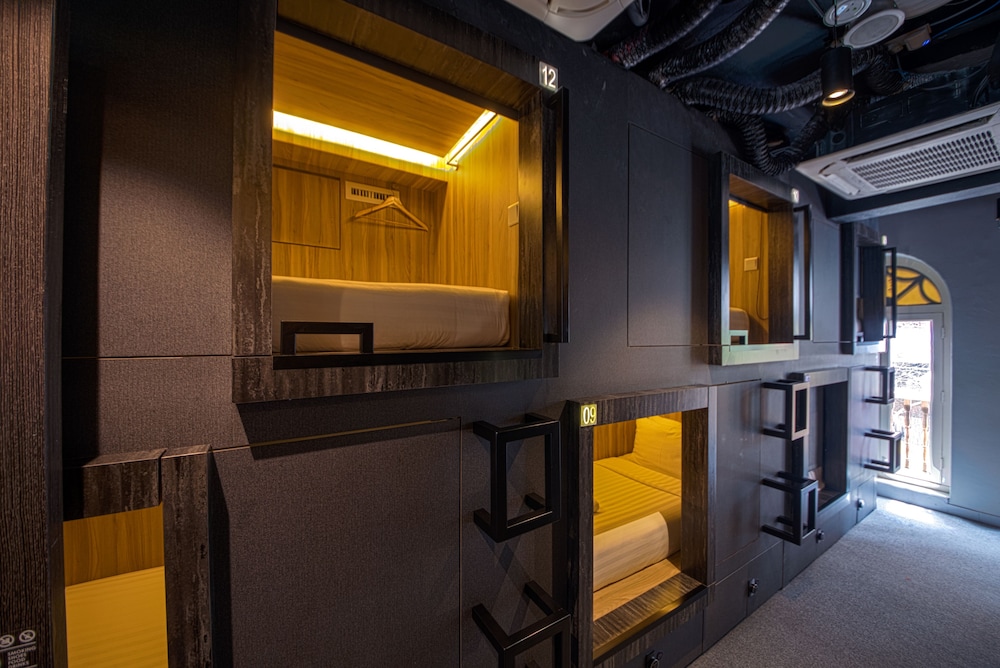CUBE Boutique Capsule Hotel at Chinatown 6