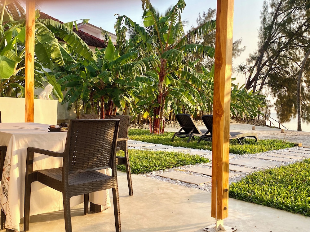 Luxury Lions Villas Zanzibar - with Private Cook&Infinity Pools