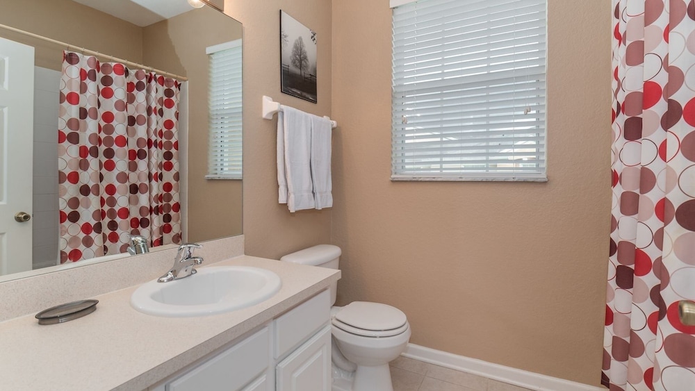 Windsor Hills Resort 3 Bedroom 4th Floor Condo with Resort Access 3 Apts
