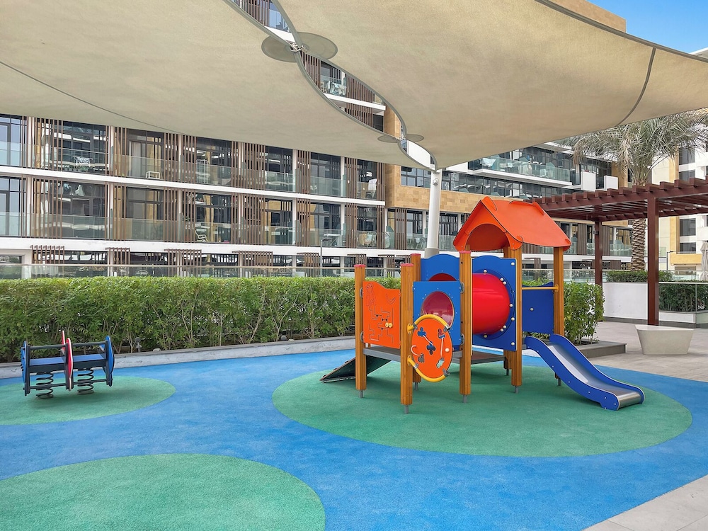 1BR Azizi Riviera B7 Pool View