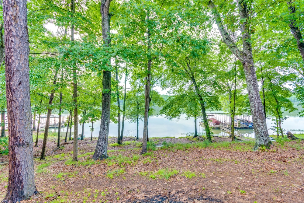Scranton Vacations - Lakefront Arkansas Abode - Deck, Grill Fire Pit - Property Image 17