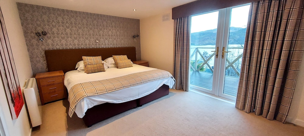 Loch Rannoch Highland Club Pine Marten Lodge 03