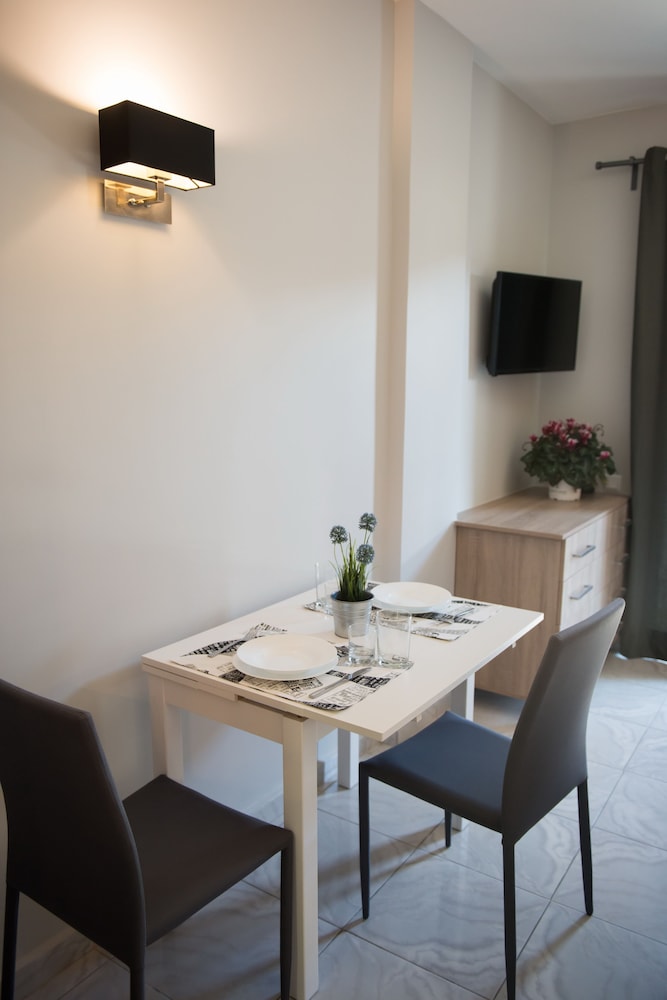 Regalo Apartments