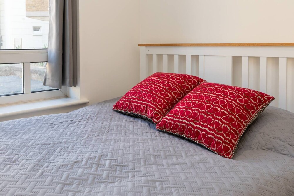 Modern & Spacious 2BD Flat - Westbourne Park