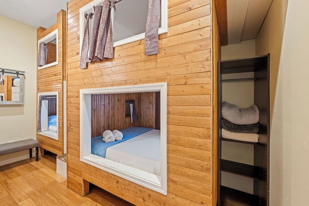Bamboo Loft 6BR