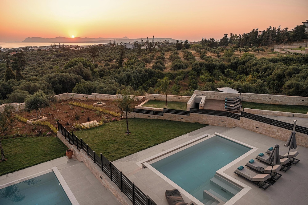 Kymélia Luxury Residences With Sea View