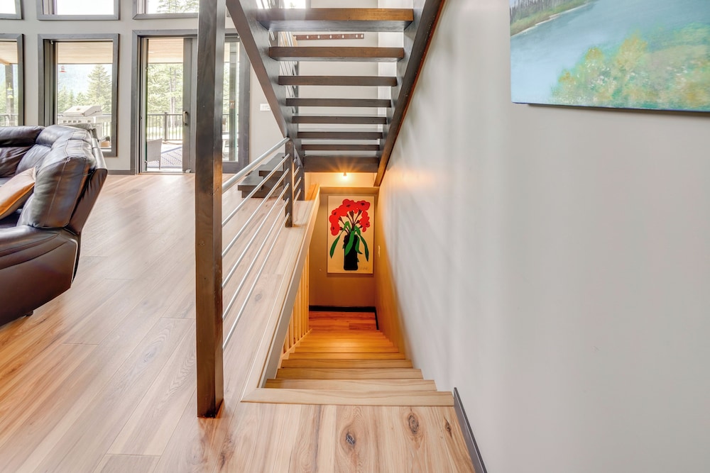 7 Mi to Boat Launch: Luxe Montana Family Home