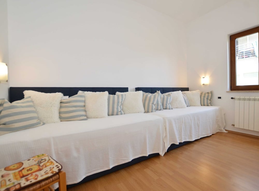 Elegant and Brigth Corner Apartments