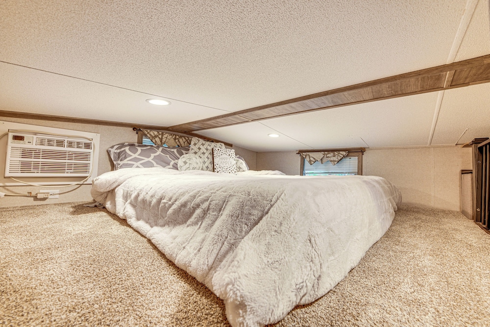 Walk to Lake Beaches: Cabin w/ Patio in Belmont!