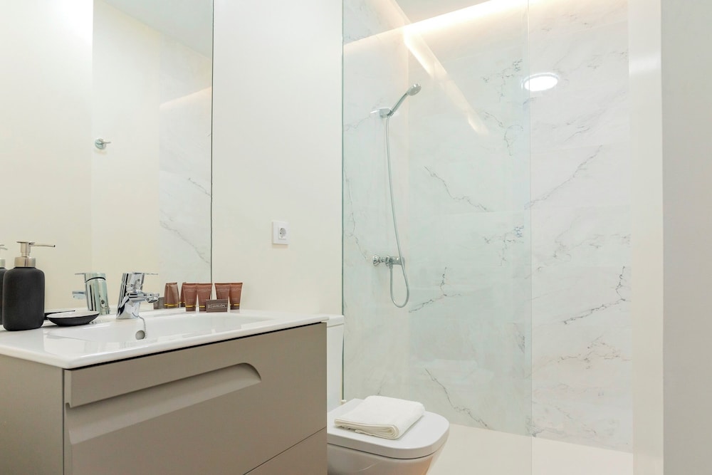 Beautiful 3-bedroom Apartment in Cadiz Center San Antonio IV