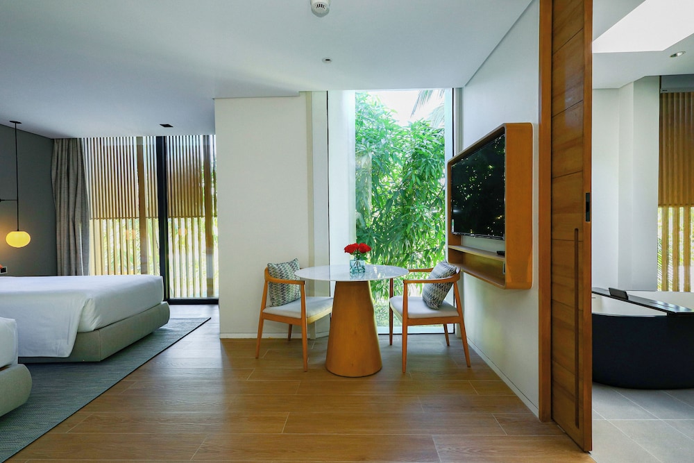 Sailing Pool Villas & Resort Phu Quoc view 2