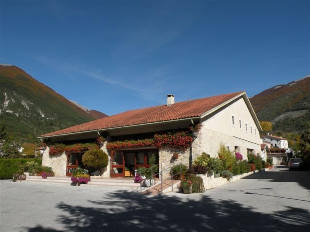 Albergo Ristorante Il Pescatore view 2