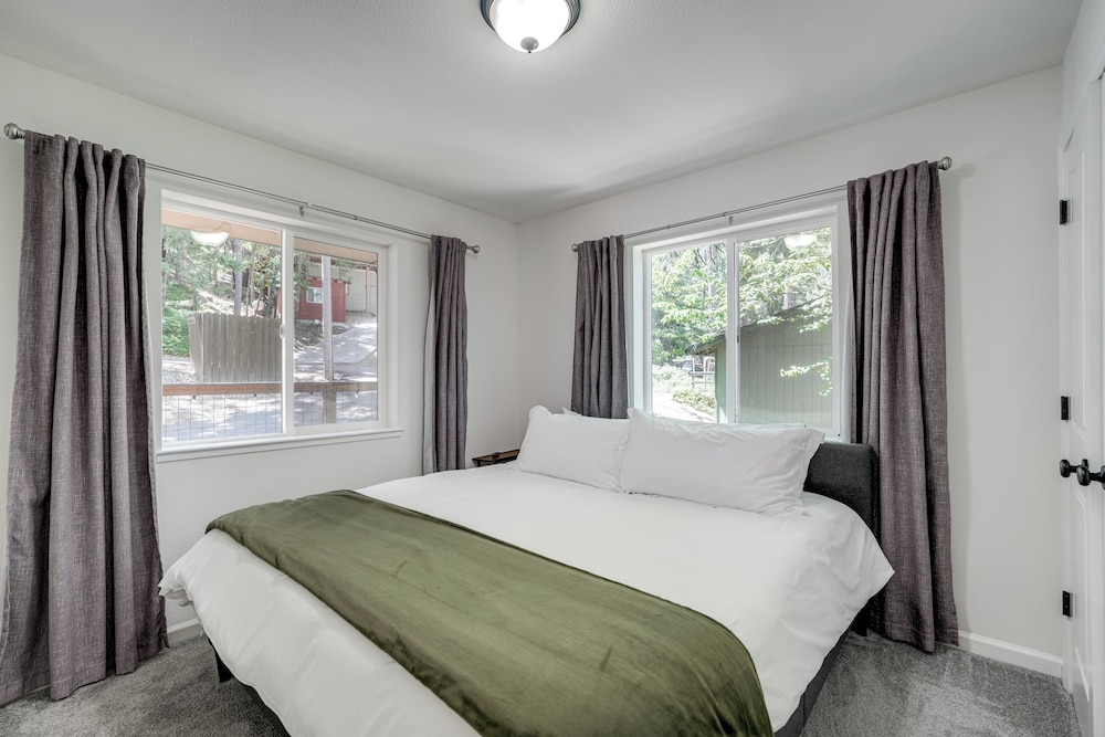 Walk to Dtwn: Charming Family Cabin in Twain Harte