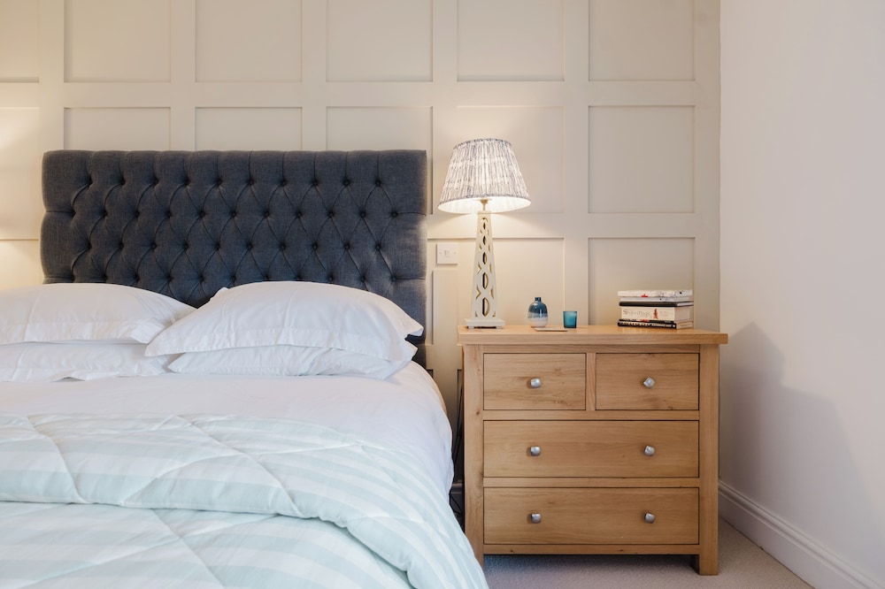 Stylish Retreat with Garden in Tetbury