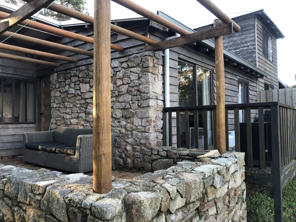 Turicum Chalets AT Monkey Rock Winery view 5