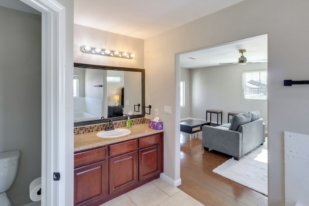 7 Mi to Fremont Street: Spacious Vegas Home!