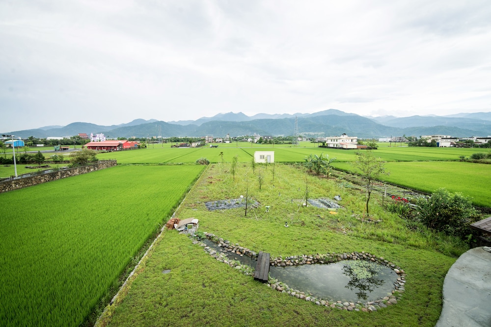 Fly Inn Yilan