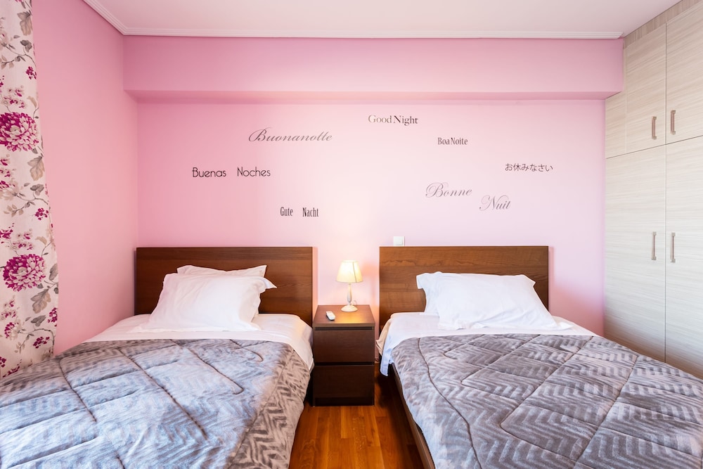Beachfront Artemida Retreat - Peony Seabreeze Gem