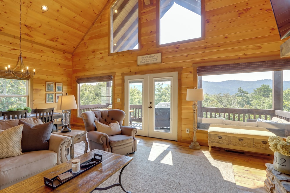 Family Oasis w/ Game Room & 2 Decks in Blue Ridge!