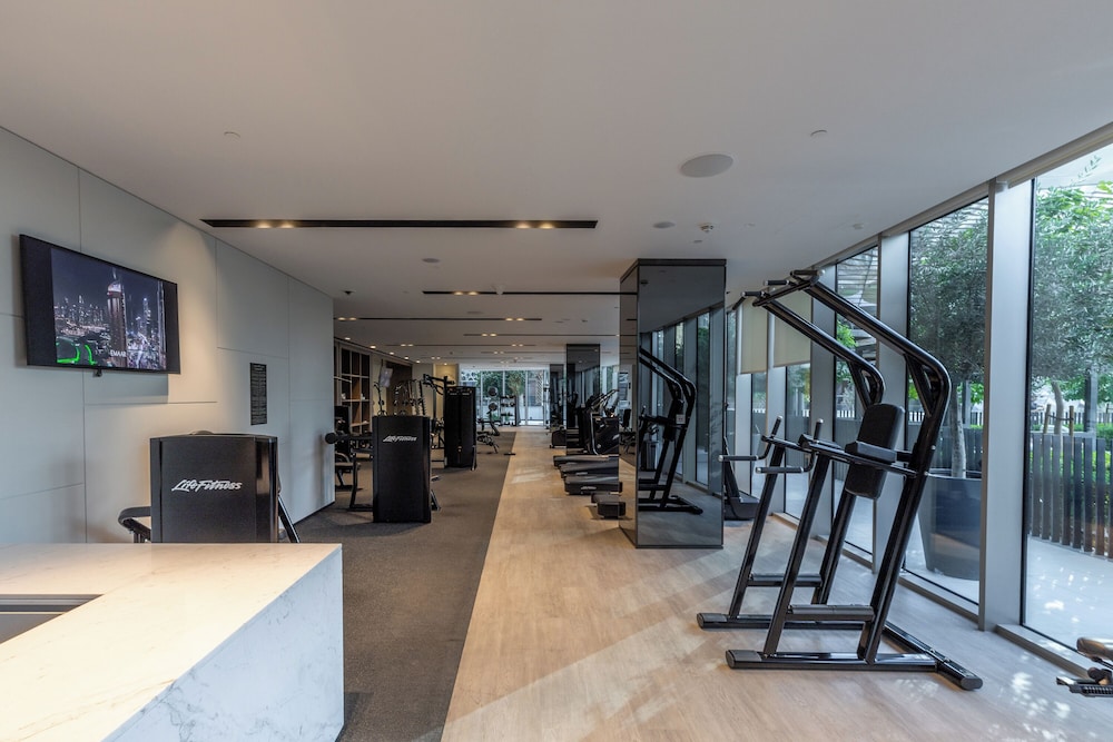 Maison Privee Sky-High Elegance w/ Unrivaled Burj Khalifa Views