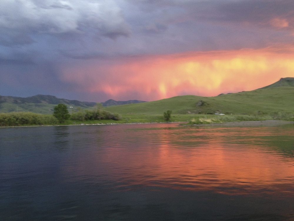 Trout Montana Motel