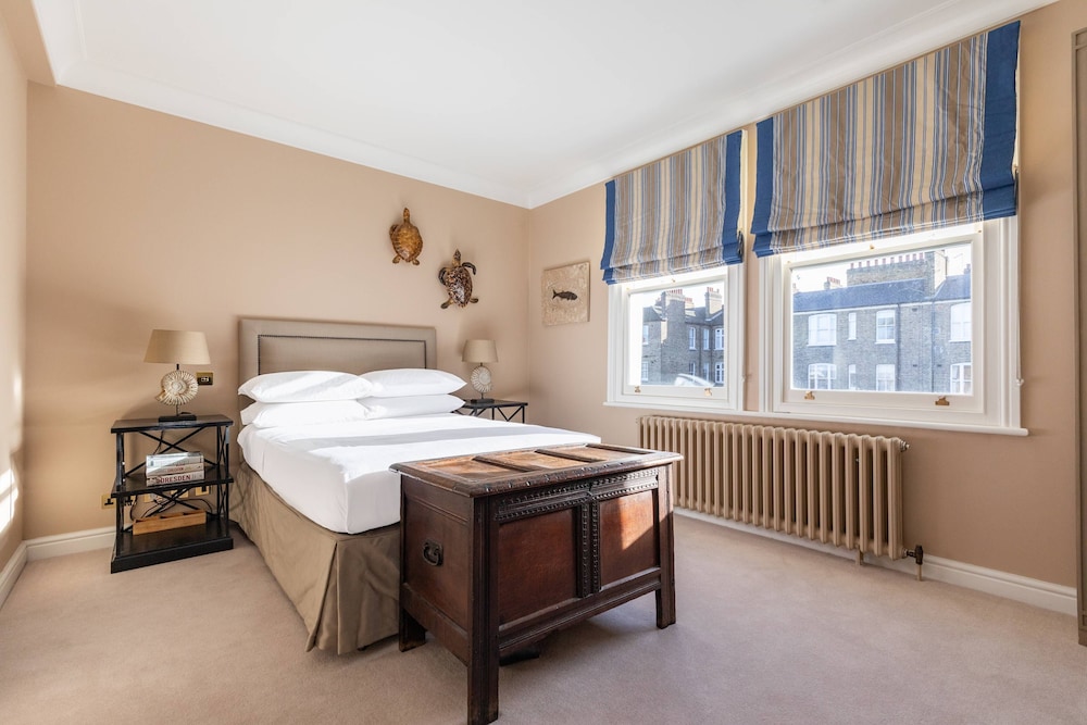 Earl's Court Square XI by Onefinestay