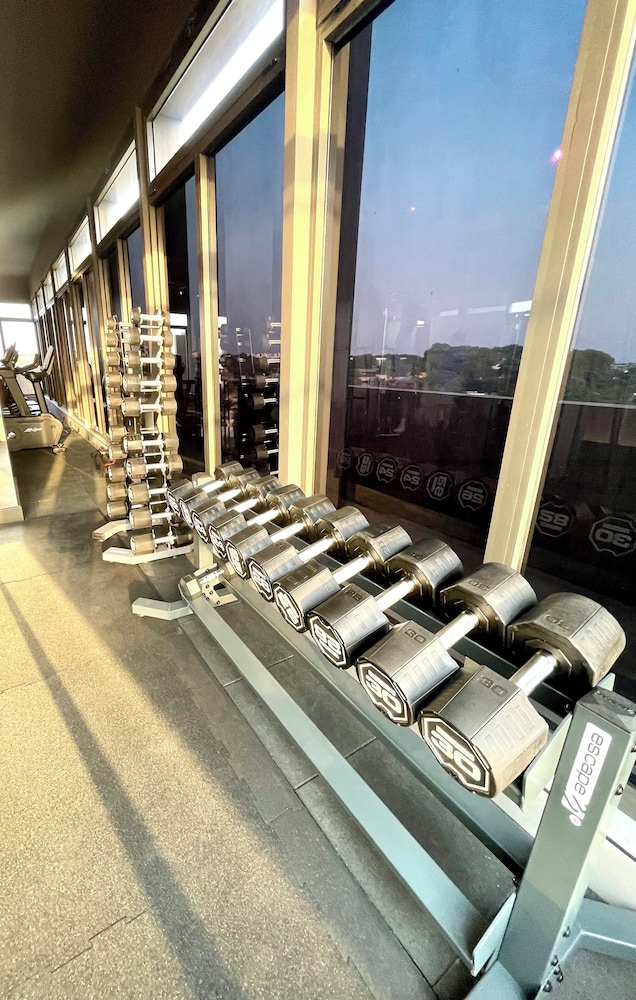 Elite Luxury Suites at Diamond in City