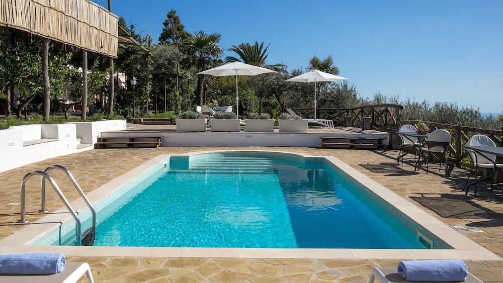 Villa Amiela in Sant Agata sui Due Golfi photo 2