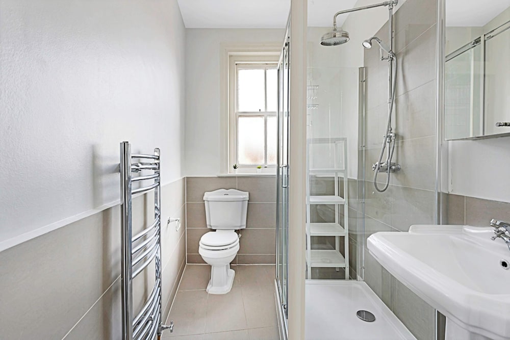 Serene 2BR - 3 Mins to Fulham Broadway