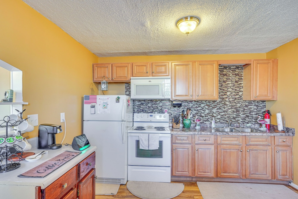 Cozy Home Near Bay Access in Panama City!