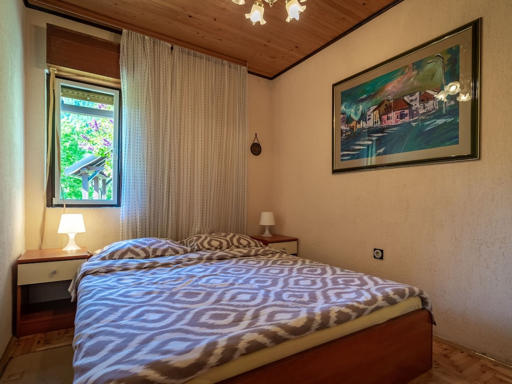 Detached House at 100m Distance of the Lake view 3